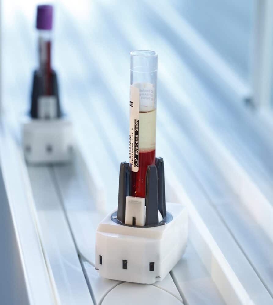 The track switches are set by the primary control system. Each track switch performs an average of 4,500 sorting processes per hour. (Credit: FAULHABER)