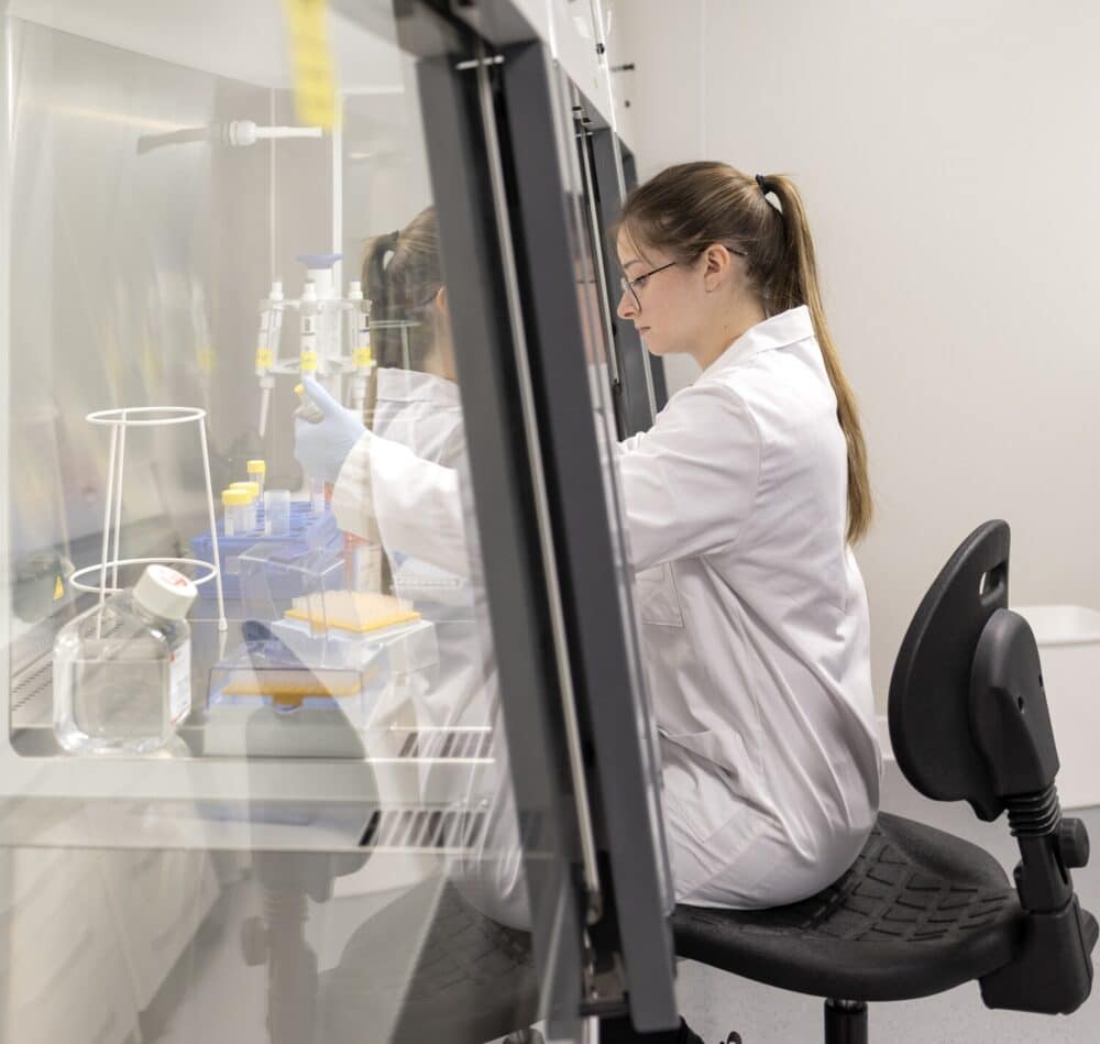 solis-close-sideshot-1000x949-1