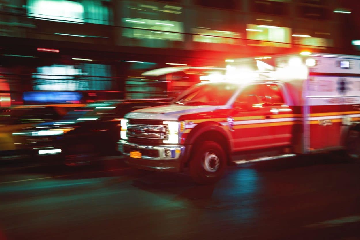 Green Lights to Save Lives: Smart Emergency Vehicle System